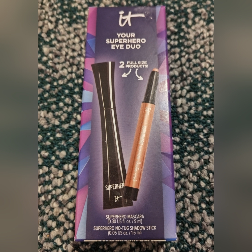 NWT! It Cosmetics (Your Super Hero Eye Duo)